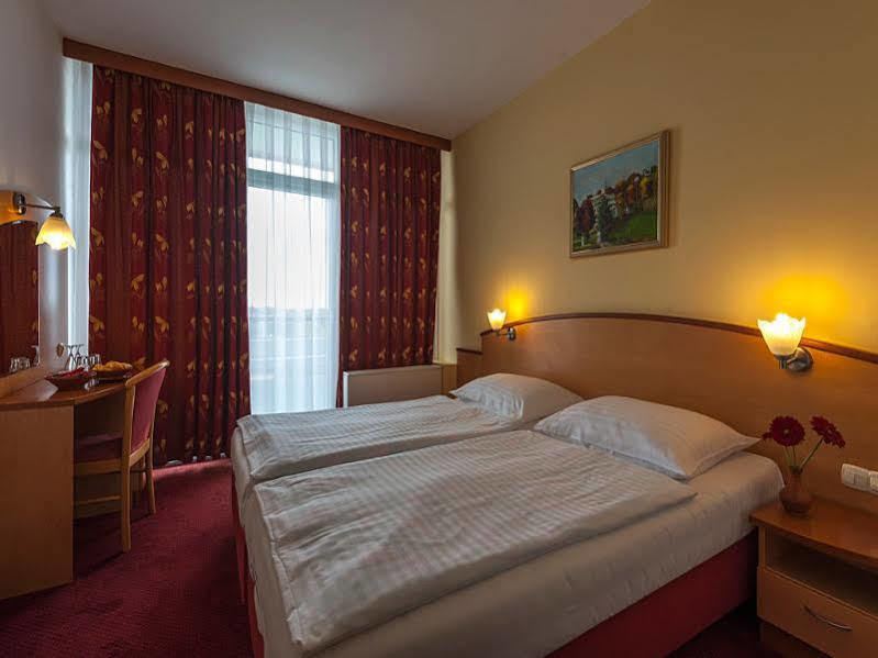 Lipa Hotel Лендава Екстериор снимка